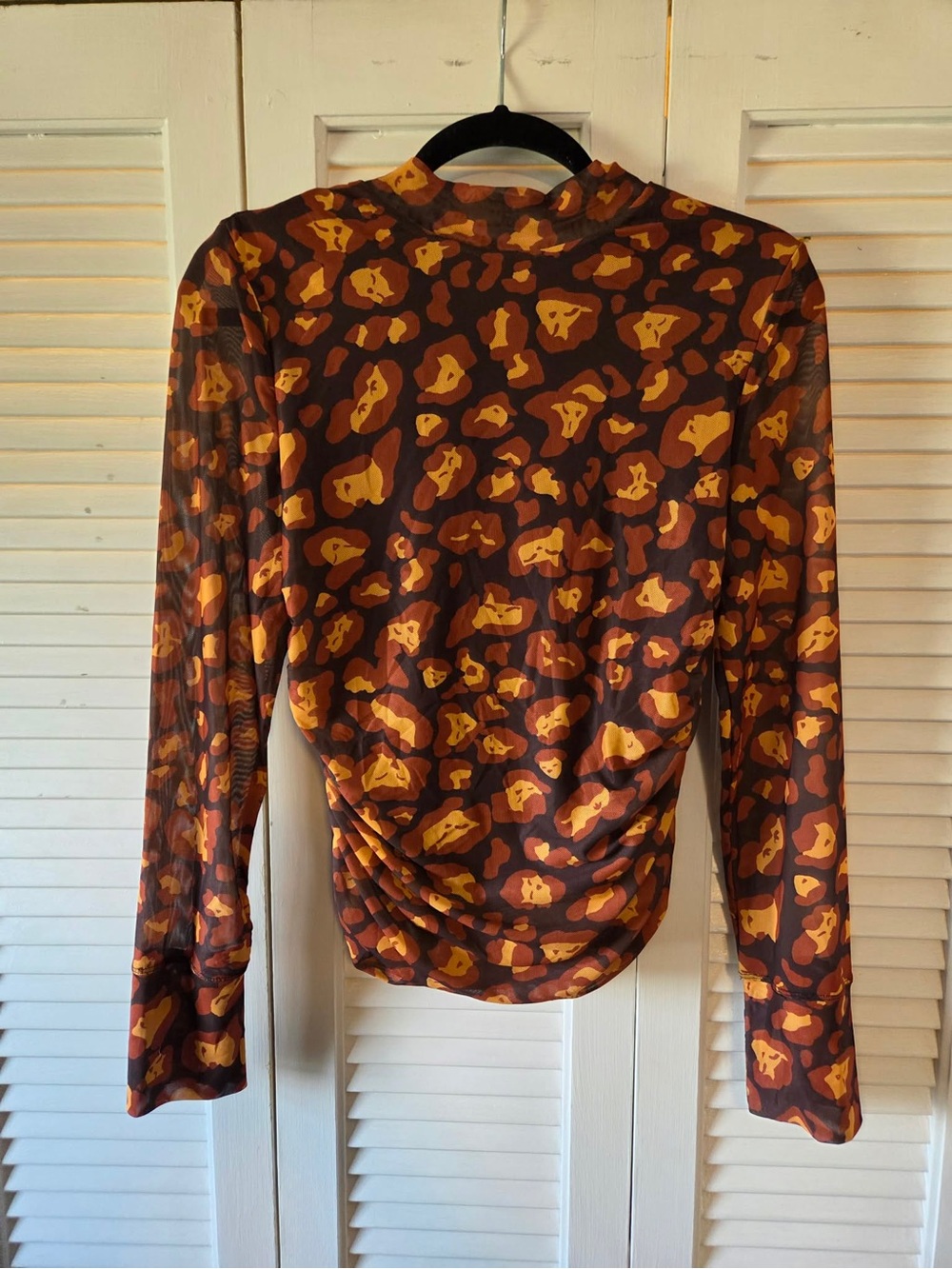 Farm Rio Long Sleeve Cheetah Print Women’s Top Size M